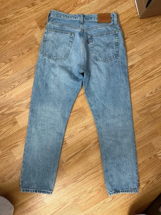 Like new Levi’s 501 straight-leg jean blue wash - Picture 6 of 6